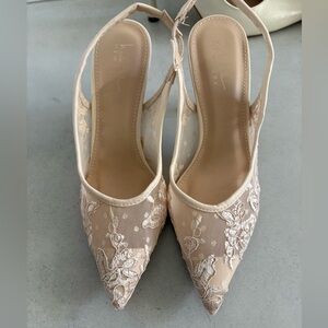 Lace Pointed Slingback Heels 7
